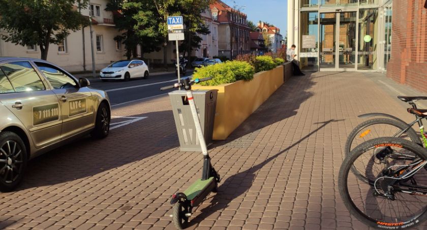 Na elektrycznych hulajnogach można jeździć cały rok