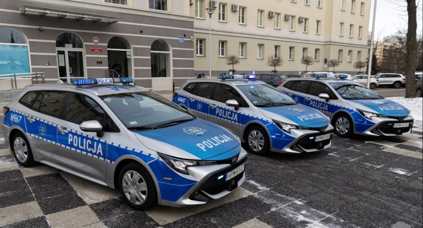 Nowe radiowozy i skutery wodne trafiły do podlaskich policjantów