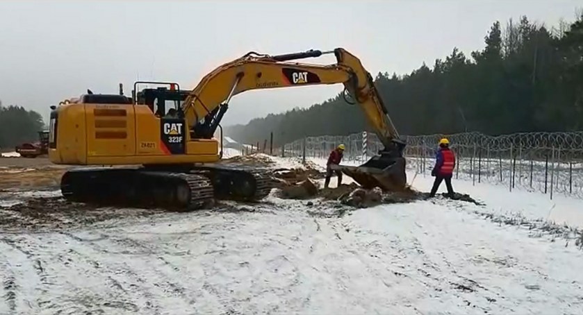 Na granicę wjechał ciężki sprzęt. Budowa zapory staje się faktem [FILM]
