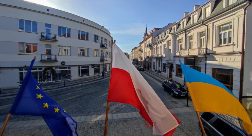 Kibice śpiewają na stadionie „Je…ć Putina”. Miasto Białystok wypowiada umowy współpracy z rosyjskimi miastami
