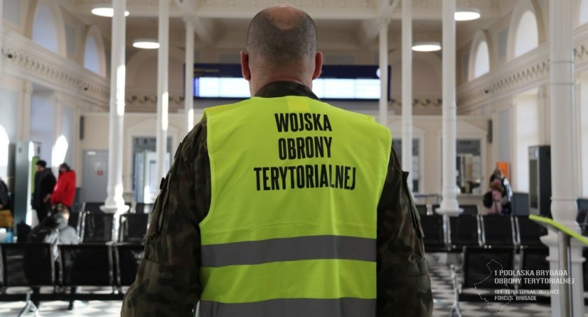 Terytorialsi będą pomagać w relokacji uchodźców wojennych