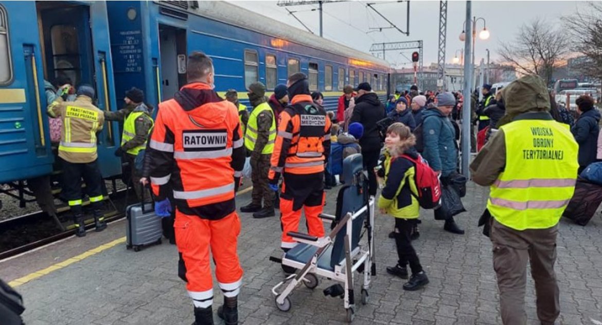 Ratownicy z Nadziei bezinteresownie niosą ludziom pomoc na granicy [ZDJĘCIA]
