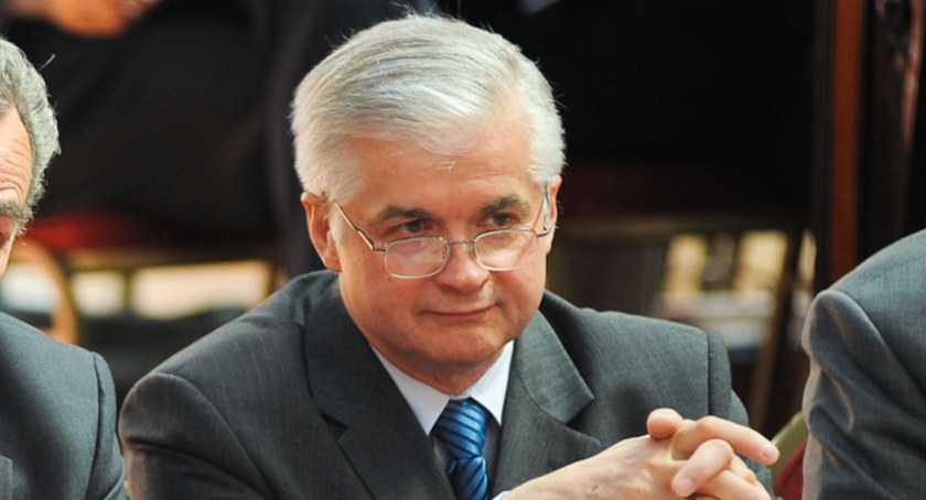 Włodzimierz Cimoszewicz już bez immunitetu. Będzie odpowiadał na zarzuty prokuratorskie w związku ze spowodowanym przez niego wypadkiem