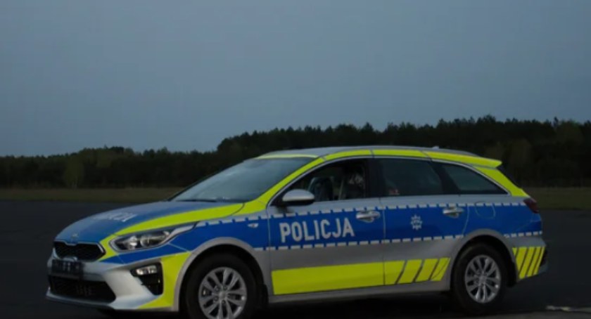 Wkrótce na polskie drogi wyjadą pojazdy policyjne z nowym oznakowaniem. Będą o wiele lepiej widoczne