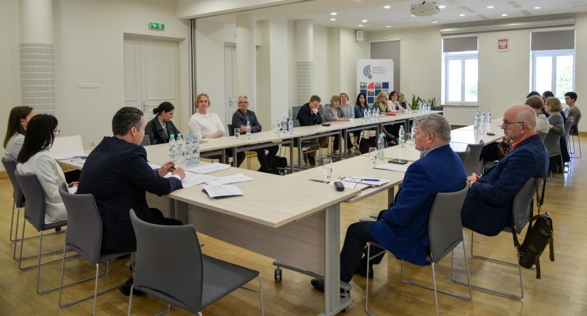 Organizacje pozarządowe z władzami Białegostoku rozmawiały o potrzebach uchodźców wojennych z Ukrainy