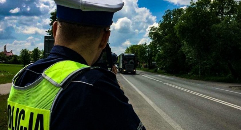 Nie miał uprawnień do prowadzenia pojazdów, ale jechał i przekroczył prędkość