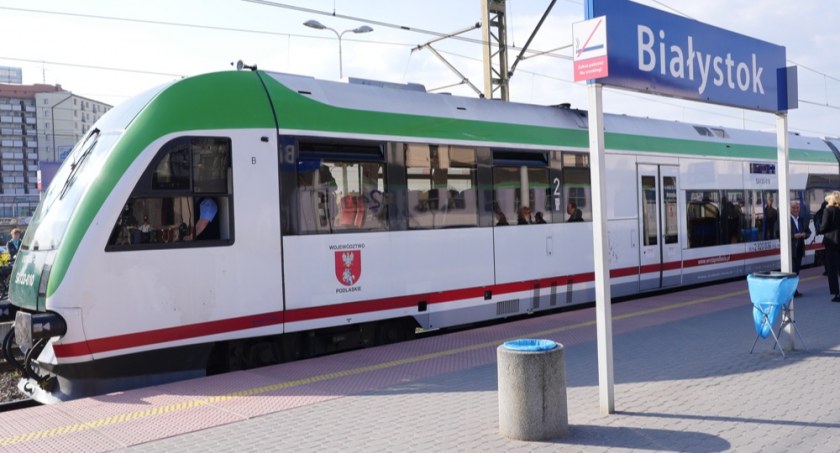Planujesz wakacje? Jedź pociągiem. Polregio uruchomiło prawie 100 wakacyjnych połączeń