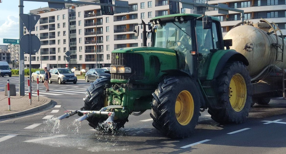 Najpierw betonoza zamiast zieleni. Teraz trzeba wodę lać