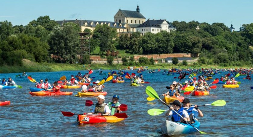 Po Bugu znów popłynie 500 kajaków
