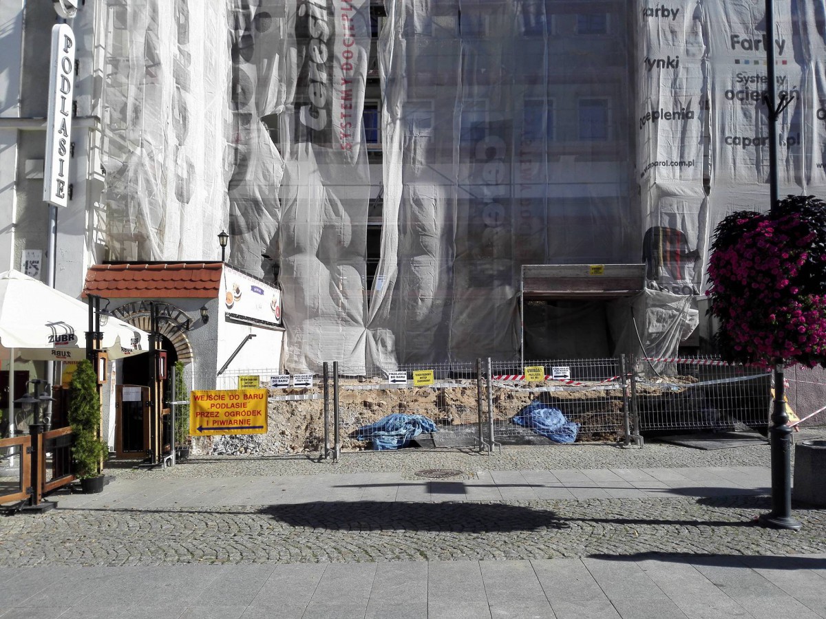Tędy nie przejdziesz. Remont trwa