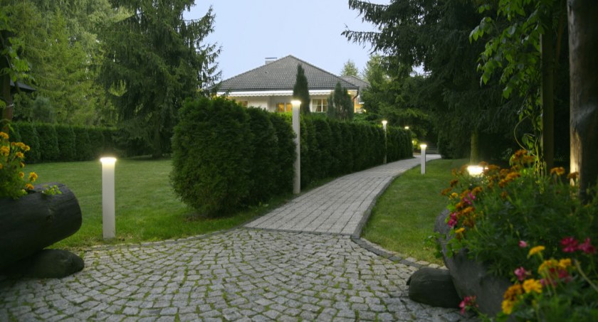 Chcesz zmienić coś w swoim ogrodzie? Może przypadnie do gustu styl rustykalny?