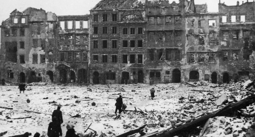 Zagraniczni naukowcy komentują reparacje dla Polski