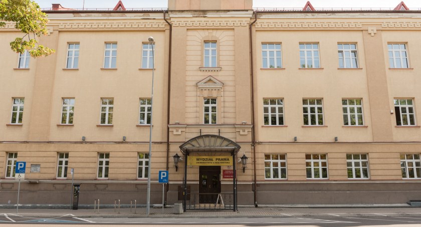 Biznes i nauka łączą siły. Znana firma dogadała się z uniwersytetem - będzie nowy kierunek dla prawników