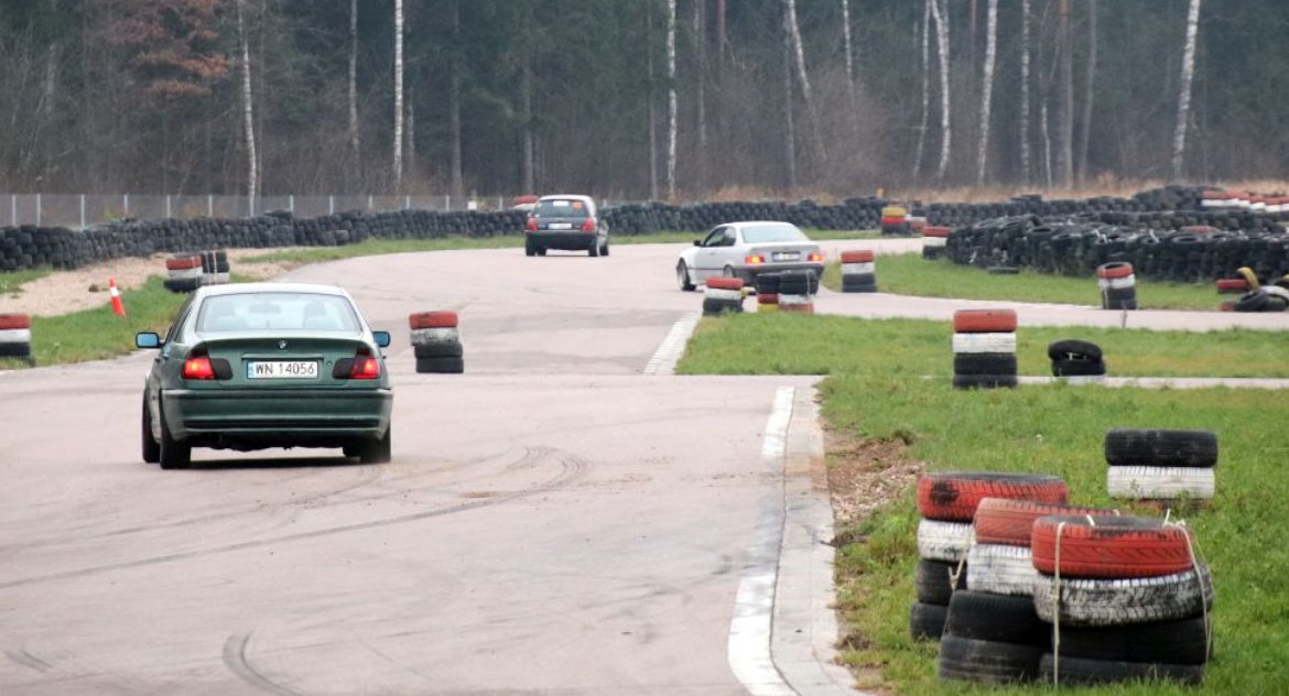 Prezydent był głuchy na skargi mieszkańców wobec hałasu z Toru Wschodzący Białystok. Mieszkańcy wzięli więc sprawy w swoje ręce