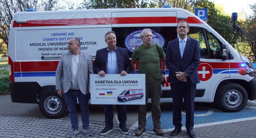 Społeczność uniwersytecka zebrała środki na karetkę dla Ukrainy