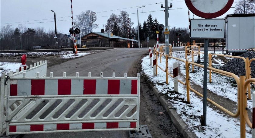 Przejazd kolejowo – drogowy w Niewodnicy Kościelnej zamknięty na 4 miesiące