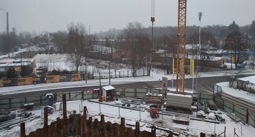 Za prawie 6 mln złotych powiat białostocki kupił działkę, na której buduje parking dla interesantów
