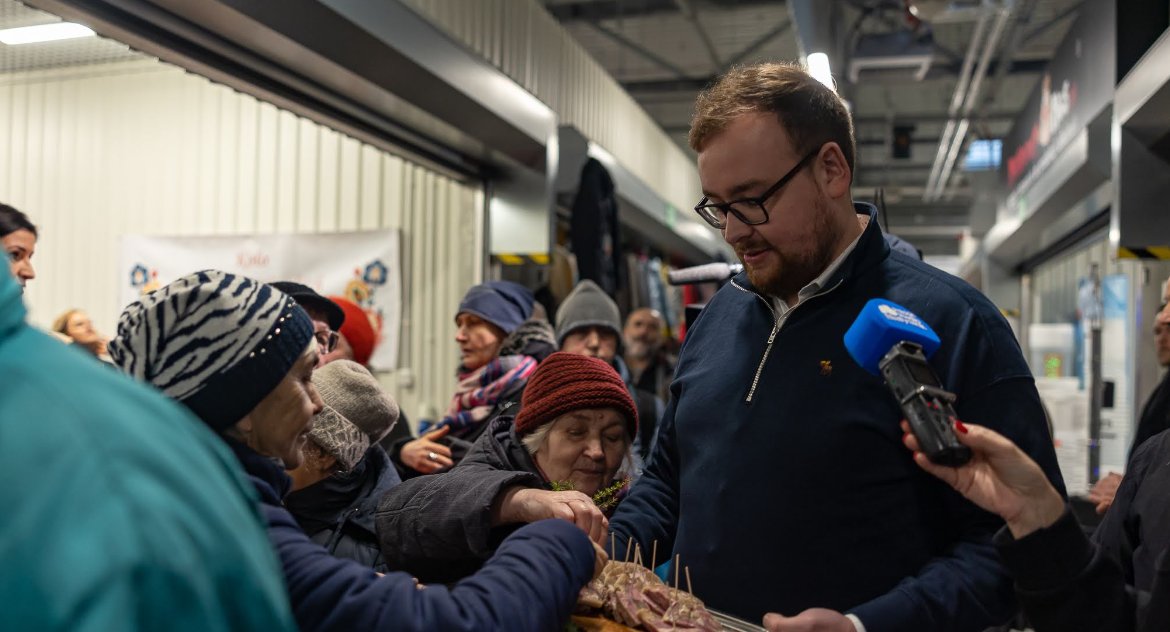 Świąteczne zapachy na giełdzie na Andersa. Wśród potraw królowały podlaskie kiszonki