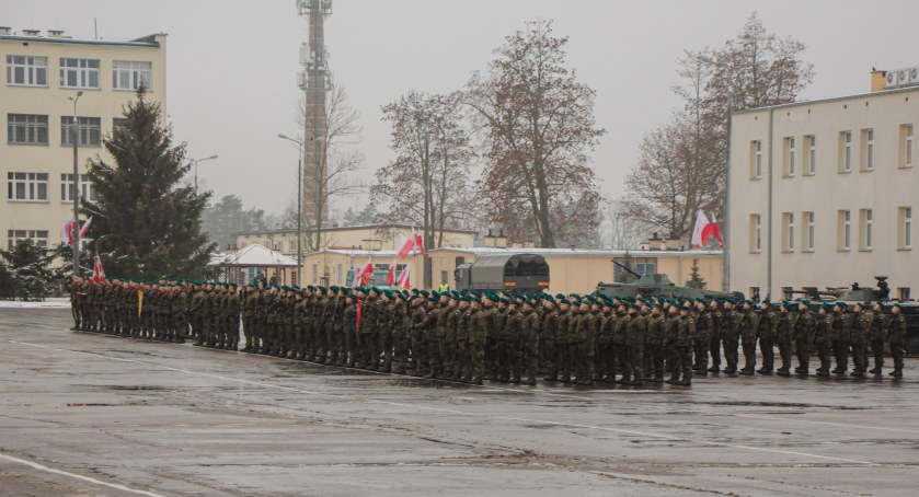 Ponad setka żołnierzy dobrowolnie zgłosiła się do wojska i złożyła przysięgę na wierność Ojczyźnie