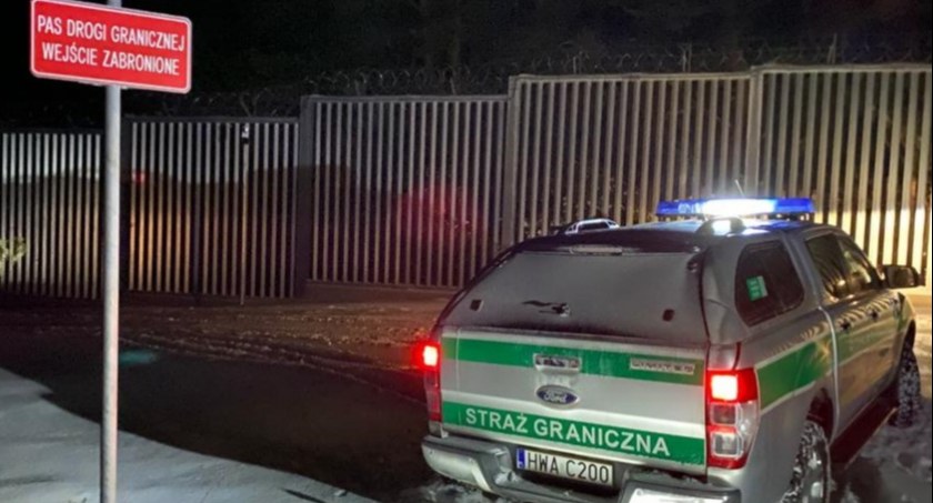 Nie obowiązuje już zakaz przebywania 200 metrów od zapory. Ale do granicy z Białorusią wciąż nie można się zbliżać