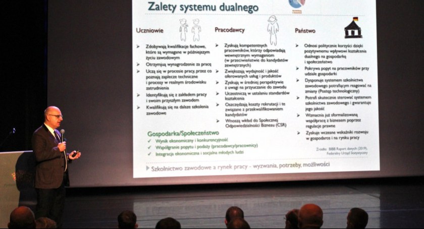 Szkolnictwo zawodowe kuleje? Nasi przedsiębiorcy chcą wysłuchania i zmian - by iść do przodu