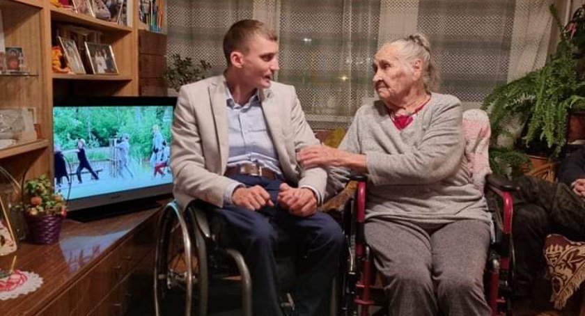 Tak właśnie pomaga Fundacja Megafon: potrzebujący mogą liczyć na niezbędny sprzęt