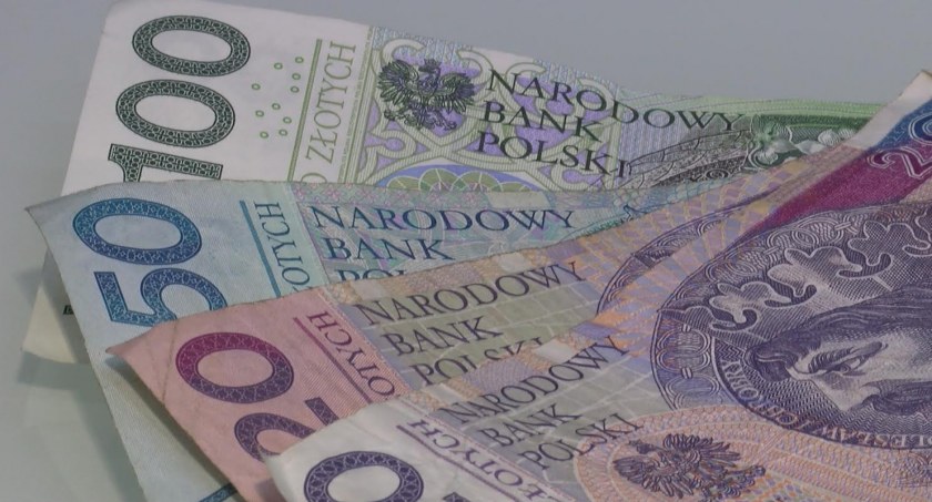 Nie tylko renty i emerytury. Od marca wyższe kwoty szeregu dodatków i świadczeń