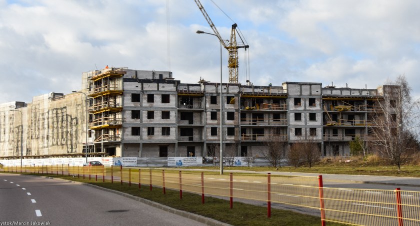 Zapytania o kredyty mieszkaniowe w lutym spadła o ponad 37 procent