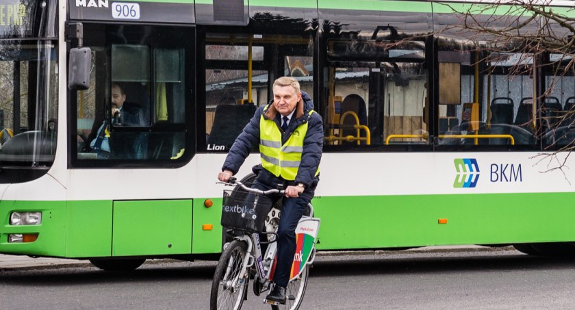 Białostoczanie narzekający na ceny biletów BKM powinni wziąć przykład z Tadeusza Truskolaskiego. On chodzi pieszo