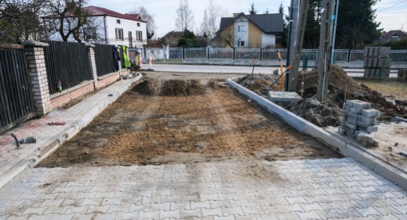 Na osiedlu Zawady praca wre. Powstają nowe drogi