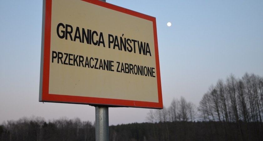 Zmarły w trudnodostępnym miejscu w Puszczy Białowieskiej to najprawdopodobniej Afgańczyk