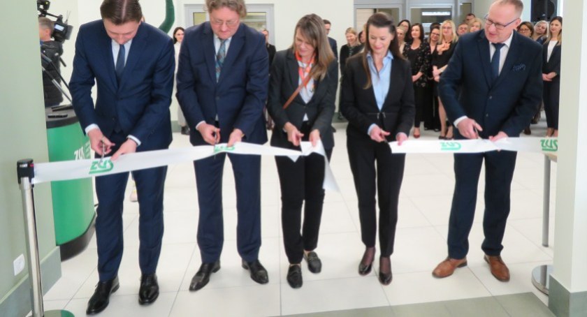Gruntowna modernizacja sali obsługi klientów w białostockim ZUS. Trwało to rok, ma być lepsza dostępność dla klientów