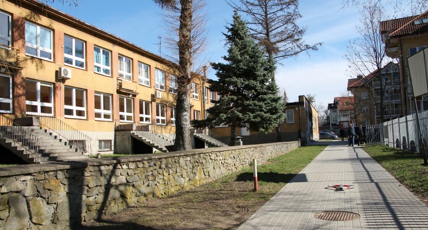 Budynek dawnej przychodni przy ulicy Słonimskiej przejdzie gruntowną modernizację