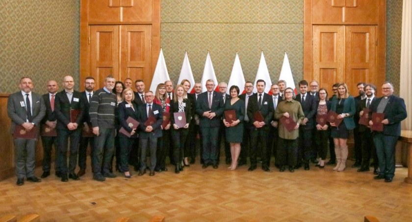 Dwoje profesorów UwB zostało powołanych do Komisji Ewaluacji Nauki