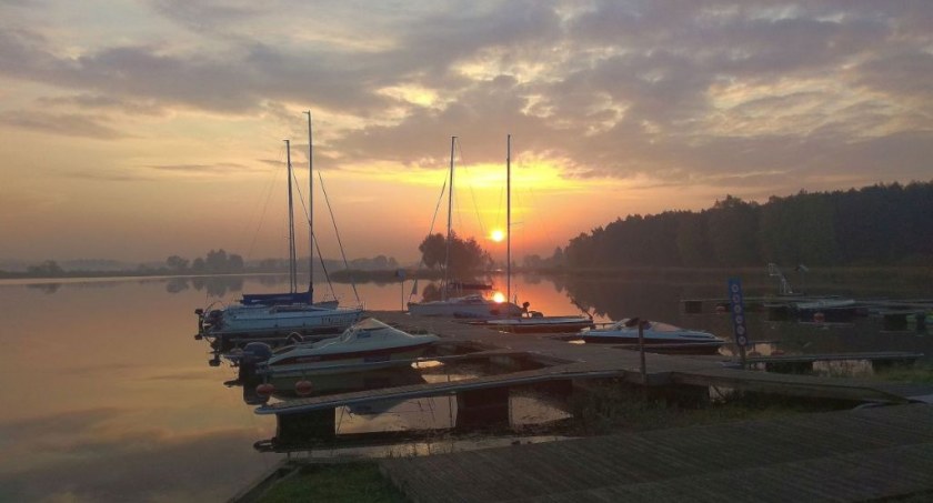 Choć jeszcze nie da się korzystać z kąpieli słonecznych, Plaża Dojlidy zaprasza