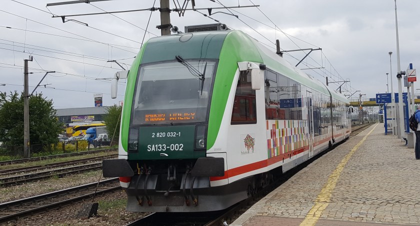 Nie macie planów na majówkę? Polecamy przejażdżkę pociągiem do Walił