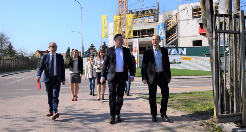 Władze powiatu białostockiego oczekują dobrego projektu biurowca
