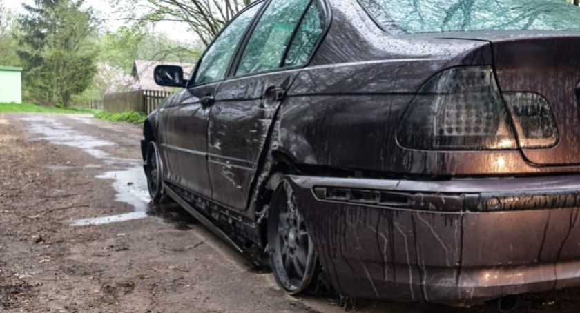 Kierował pod wpływem narkotyków i alkoholu a potem chciał przekupić policjantów
