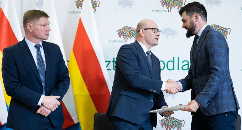 Rekordową kwotę ponad 600 tys. złotych przekazał zarząd województwa podlaskiego organizacjom pozarządowym