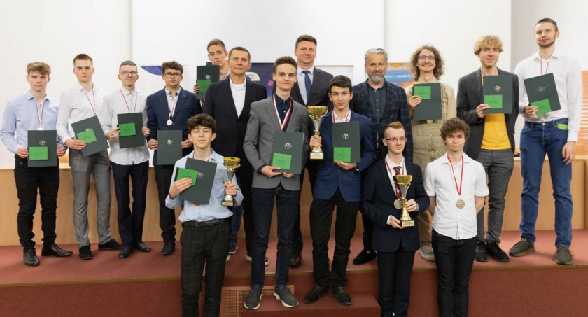 Jest ich 14 i nie muszą się już martwić o indeksy na wybraną uczelnią