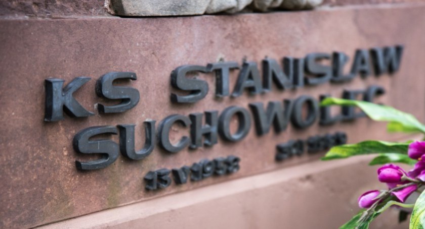 Radni oddadzą hołd księdzu Stanisławowi Suchowolcowi