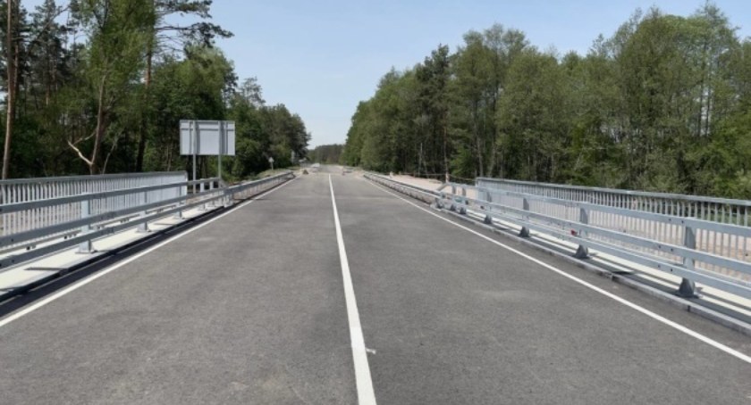 Rosjanie zniszczyli prawie 350 mostów na Ukrainie. Udało się odbudować 45 z nich