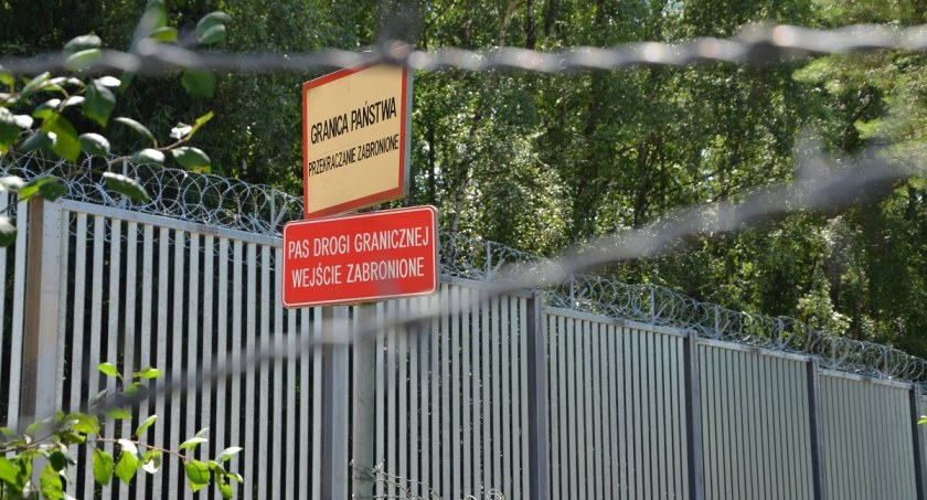 Zapora na granicy z Białorusią została w pełni ukończona