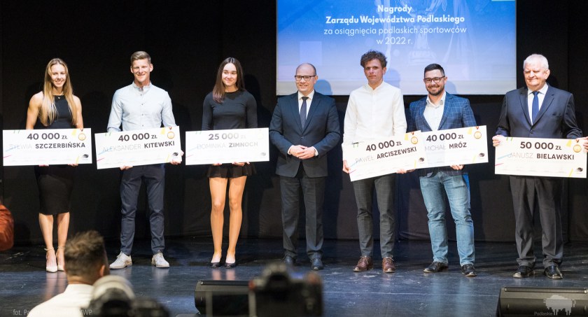 Najlepsi sportowcy z Podlasia zostali nagrodzeni przez marszałka
