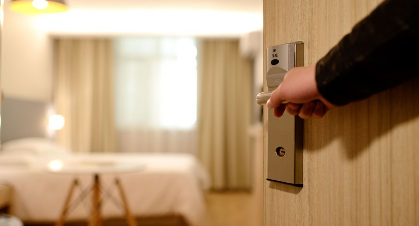 Przyjeżdżają z własnymi kartoflami. Zachowanie polskich turystów w hotelach niekiedy pozostawia wiele do życzenia 