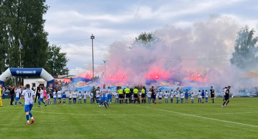 Najlepszy arbiter świata na Podlasiu. Marciniak sędziował mecz klasy A: KS Turośnianka - GKS Rutki