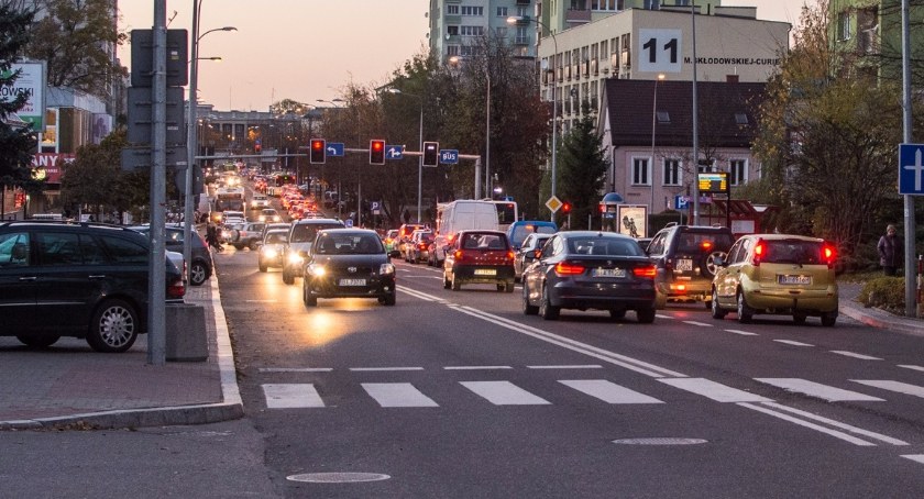Naszą przestrzeń zanieczyszcza hałas. Jest on groźny dla zdrowia
