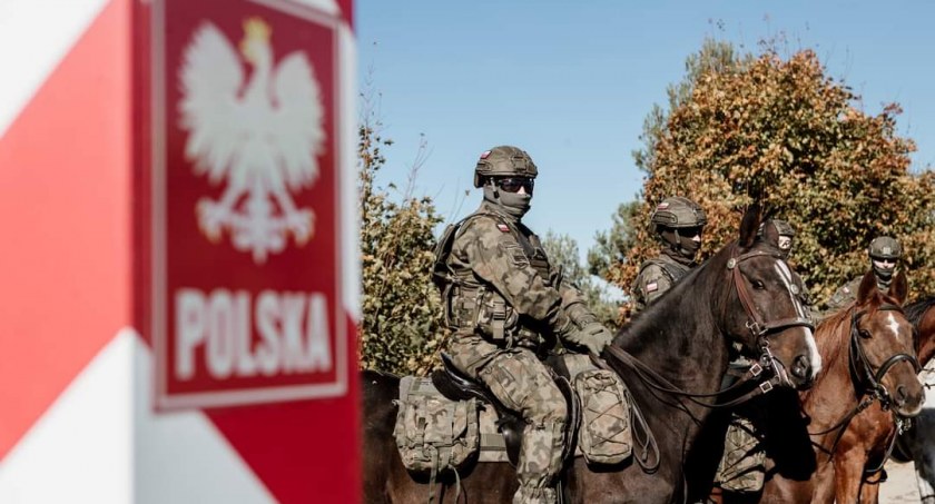 Od minionego weekendu bezpieczeństwa mieszkańców województwa podlaskiego pilnuje dodatkowy tysiąc polskich żołnierzy