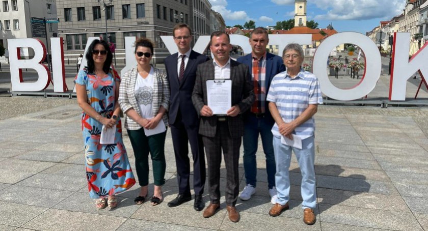 Ekorowery. PiS wytyka Truskolaskiemu bubel prawny i nieudolność