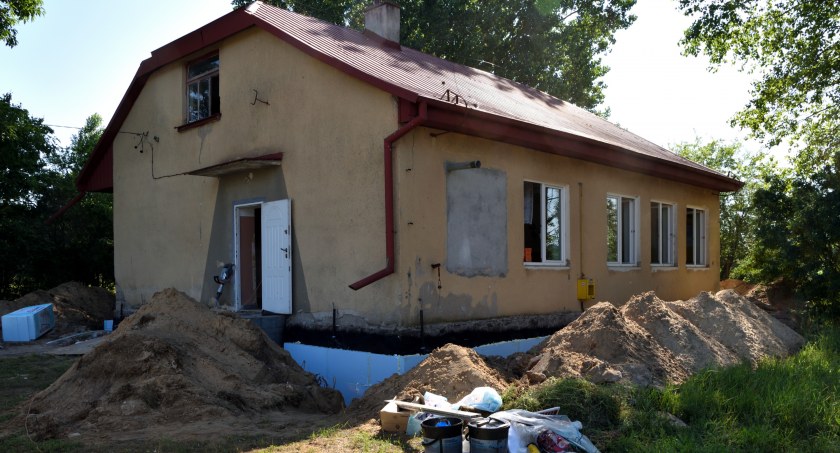 Dawna szkoła w Rogowie będzie służyła uchodźcom wojennym z Ukrainy